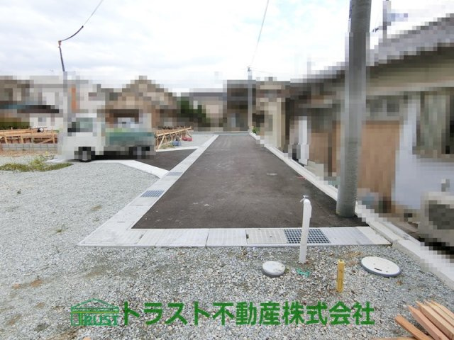 明石市二見町西二見第12　4号棟の前面道路含む現地写真
