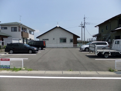 【外観】 | カワチパーキング岡自校晃西