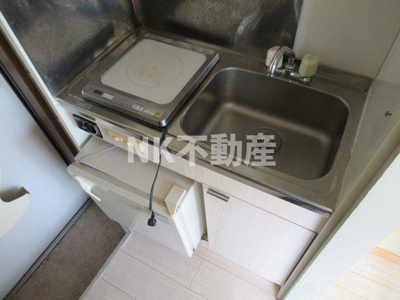 【キッチン】 | フォーレスト1（東花園賃貸） | コンパクトなキッチンで掃除もラクラク