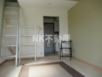 【居間・リビング】 | フォーレスト1（東花園賃貸） | 洋室です