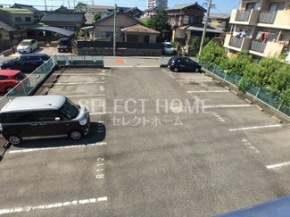 【駐車場】 | 駐車場があるので、車を買う予定の方も安心です
