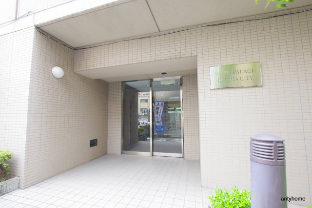 セイワパレス堂島シティ　仲介手数料無料のエントランス