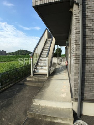 【エントランス】 | アンジュ岡崎南II | 落ち着いたエントランスです