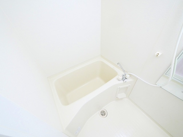 ハイツ若草の収納|衣類の収納にも困らない広さがありますよ。