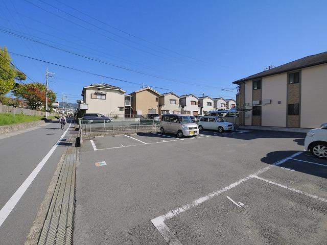リーベンハイム桂木の駐車場|駐車スペースもあります
