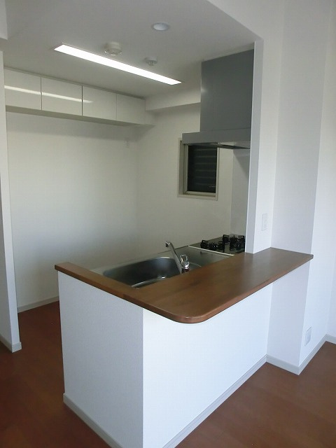 ネクサスサンゲンヤの居間・リビング