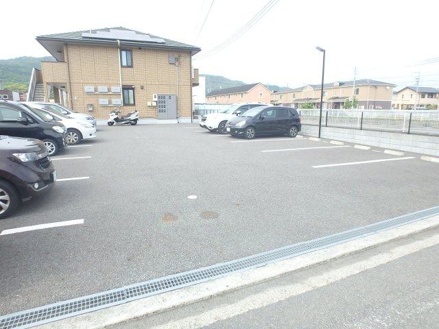 セントラルセジュールの駐車場