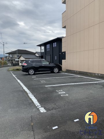 シブヤハイツの駐車場