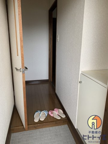 シブヤハイツの玄関