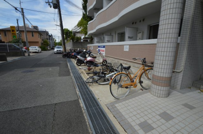 【その他共用部分】 | シェレナ六甲 | 駐輪場