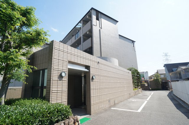 ラ・フィーネ芳樹のエントランス