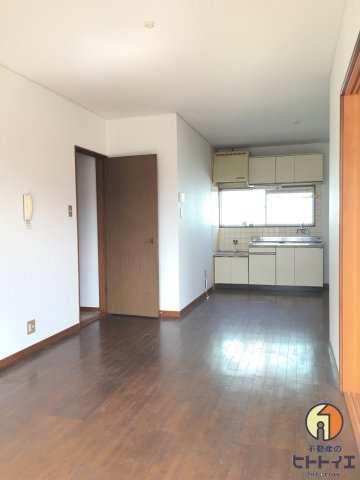 リバーサイドハイツBの居間・リビング|ゆったり過ごせる居間です