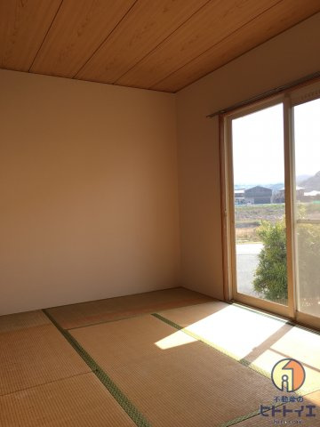 リバーサイドハイツBの和室|明るい和室です