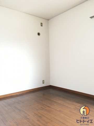 リバーサイドハイツBの内装|明るい室内です