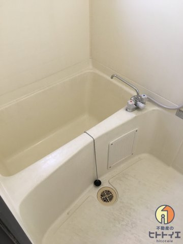 リバーサイドハイツBの浴室|日々の疲れを癒すお風呂付です