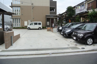 【駐車場】 | いつでも目の届く敷地内に駐車場があります♪お車をお持ちのファミリーさんにオススメです☆