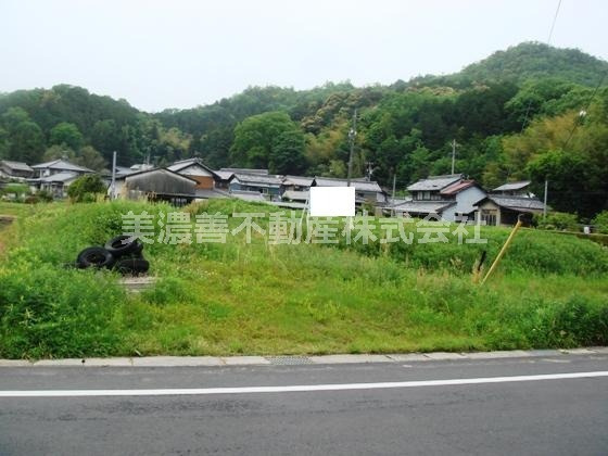 ３２０４５　山県市東深瀬土地の外観