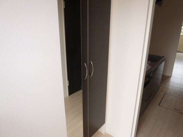 キートスの内装|下駄箱