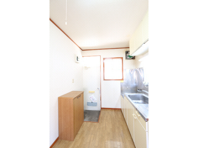 永倉コーポ2号棟のキッチン|現況と異なる場合がございます。