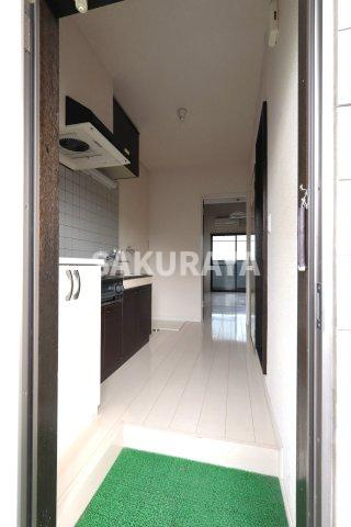 富澤第一ビルの玄関|2025年6月撮影。