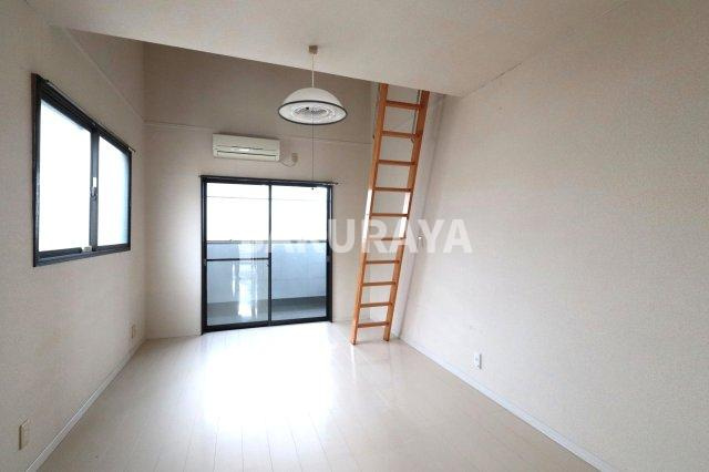 富澤第一ビルの洋室|2025年6月撮影。