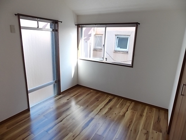 【洋室】 | 桂尾山サンハイツ