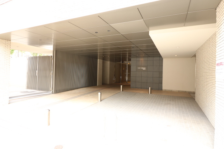 【エントランス】