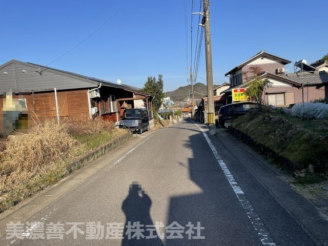 ３１３８０　関市千疋北土地の前面道路含む現地写真