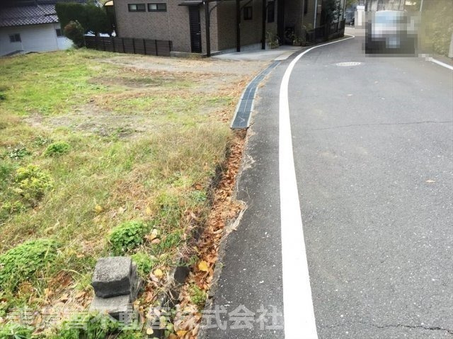 ４９５４６　岐阜市長良竜東町土地の前面道路含む現地写真