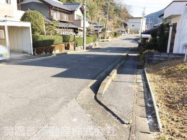 ５０９９８　岐阜市安食字志良古土地の前面道路含む現地写真