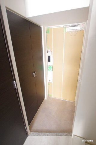 エステムコート難波サウスプレイス6ラグジー　仲介手数料無料の玄関