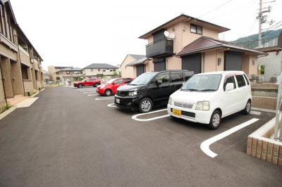 【駐車場】 | サン　アルモニー寺川