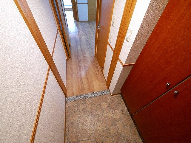 CENTURY・アスカⅩ（10）の玄関|明るい玄関です