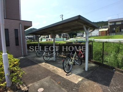 【その他共用部分】 | ベルシャンブール本宿 | お洗濯にも便利なバルコニー付き