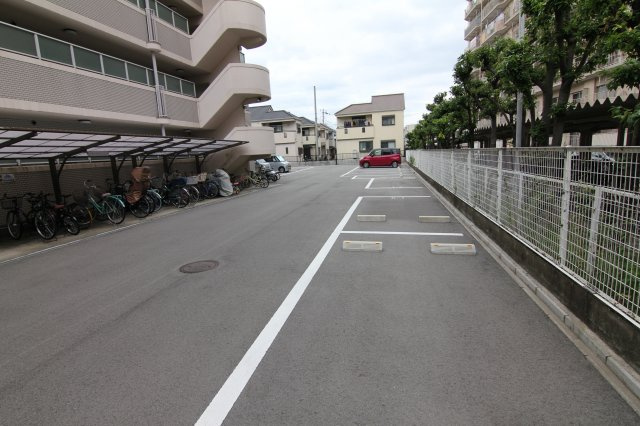 【駐車場】 | メゾンエスポワール