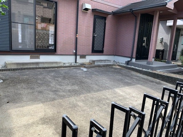 三田市木器　中古戸建の駐車場