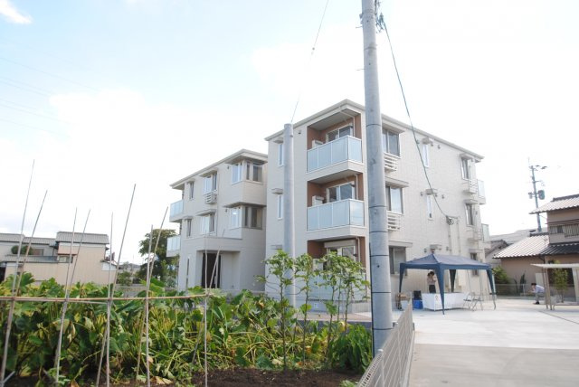 プロムナード新堀の外観