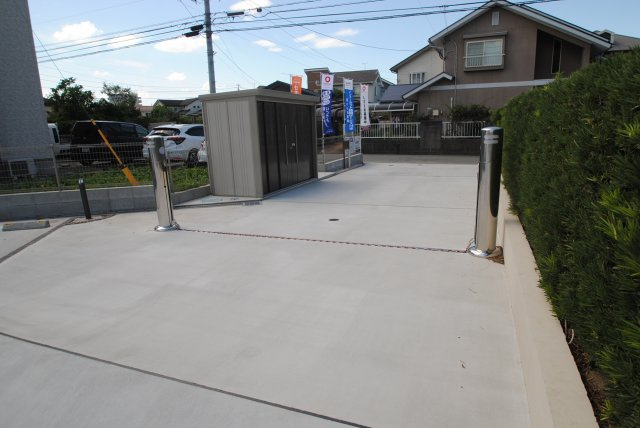 プロムナード新堀の駐車場