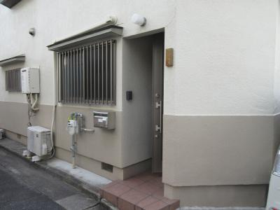 壬生朱雀町貸家のエントランス