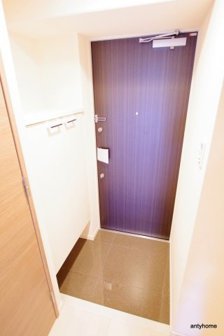 スペーシア江坂南金田　仲介手数料無料の玄関