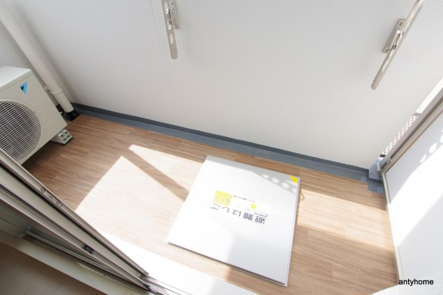 スペーシア江坂南金田　仲介手数料無料のバルコニー