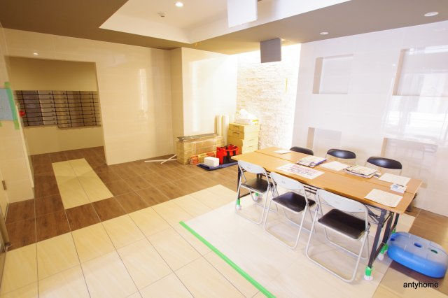 スペーシア江坂南金田　仲介手数料無料のロビー