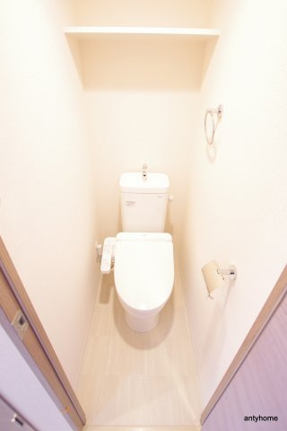 スペーシア江坂南金田　仲介手数料無料のトイレ