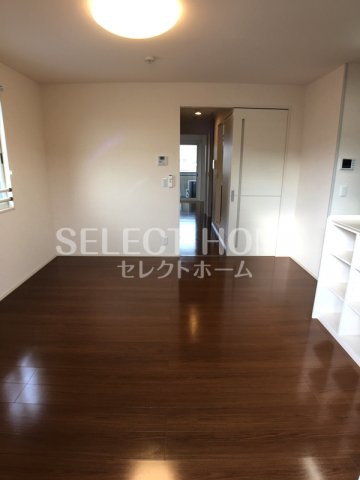【寝室】 | シューラク | 広くて明るい寝室
