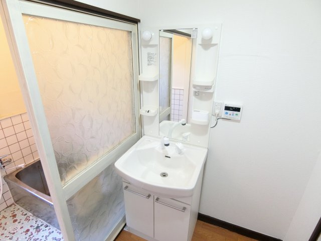 楠風台貸家の洗面所