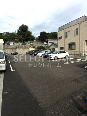 【駐車場】 | Ｄ－ｒｏｏｍ門前 | カースペースがあります