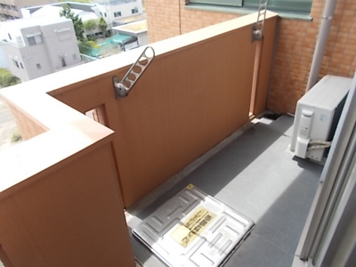 【バルコニー】 | リーベンコート（Lieben-Court） | 日当たり良好です。