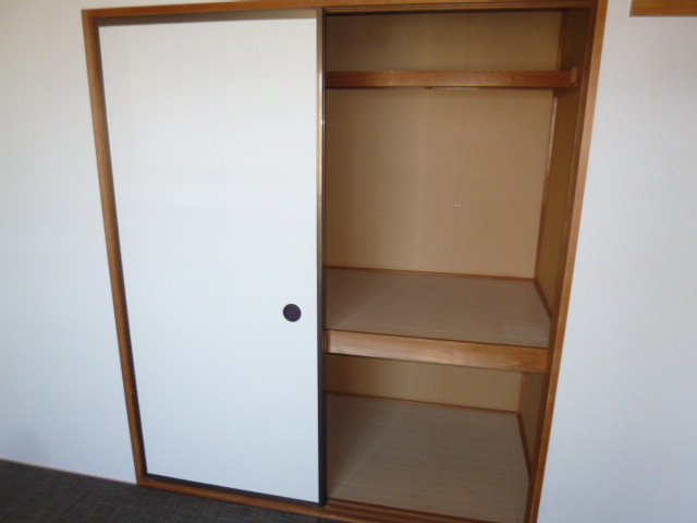 サリネージュ山手Ｂの収納