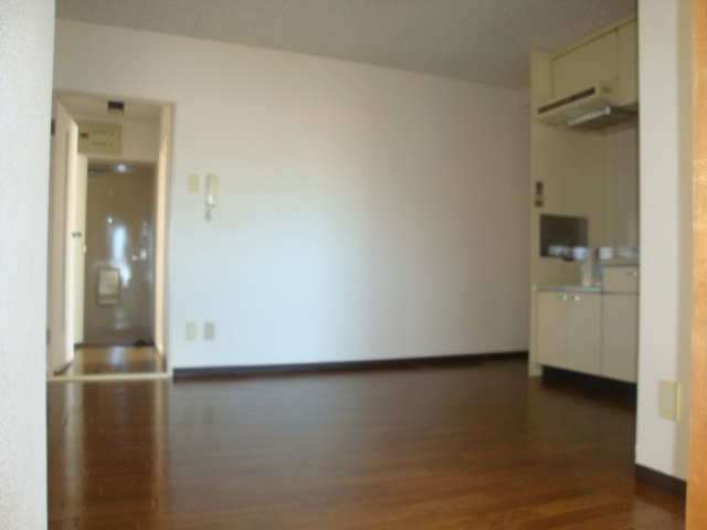 グリーンハイツ生圃の居間・リビング