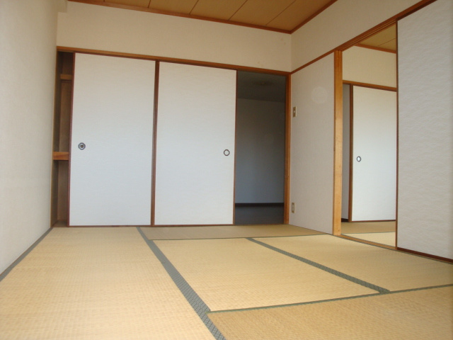 グリーンハイツ生圃の和室